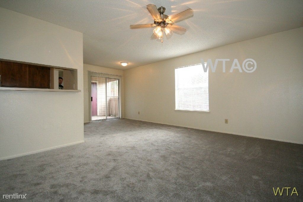 2504 Huntwick - Photo 2