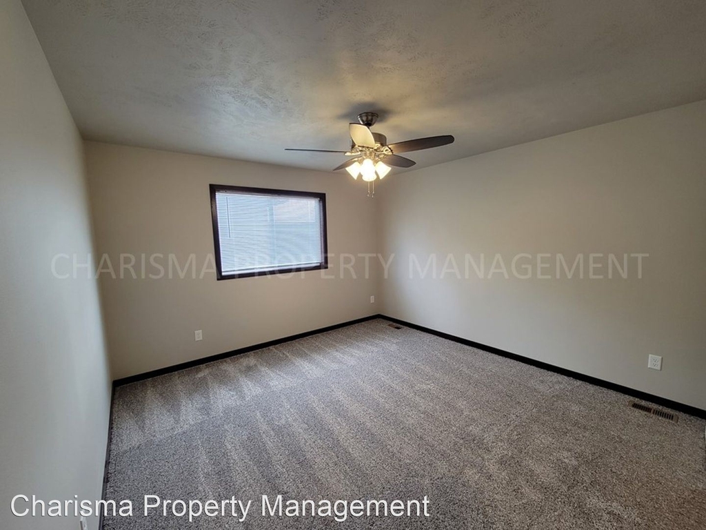 1418 Kayla Place - Photo 16