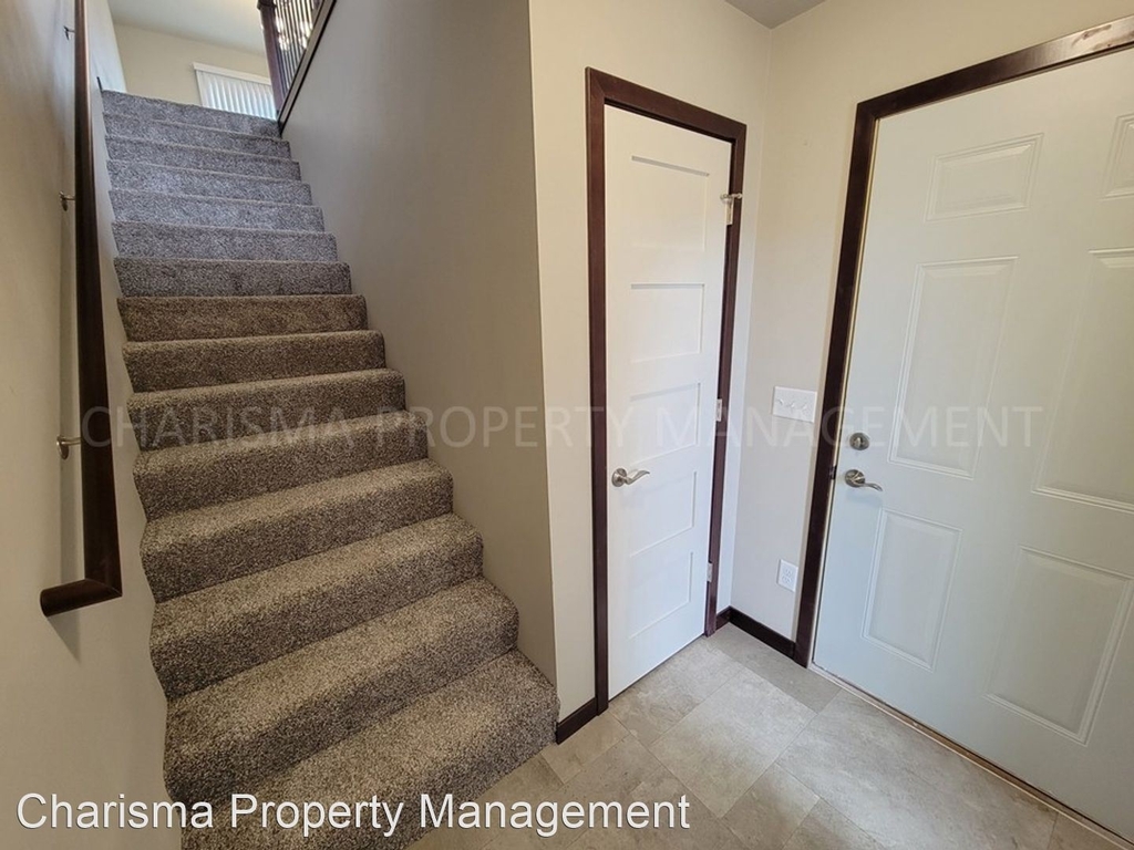 1418 Kayla Place - Photo 3