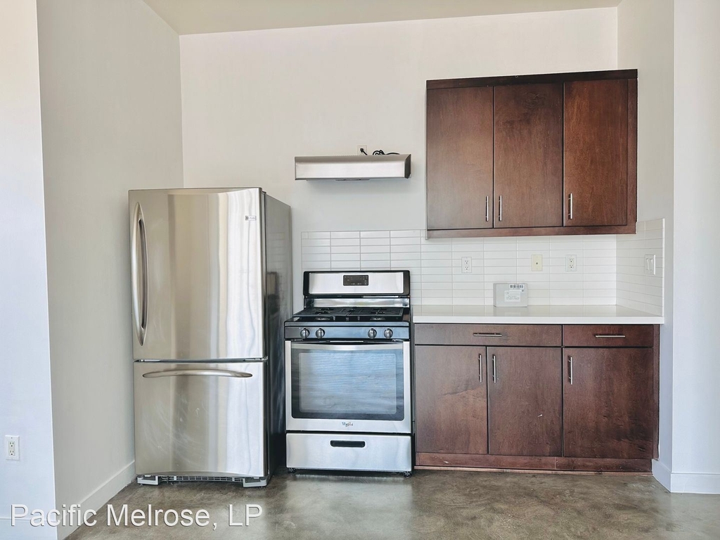 5700 Melrose Avenue - Photo 28