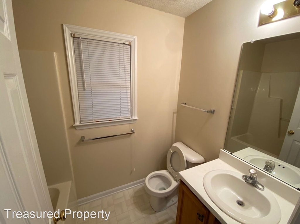 6809 Holly Mill Ct. - Photo 11