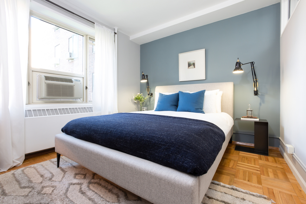 319 Avenue C - Photo 2