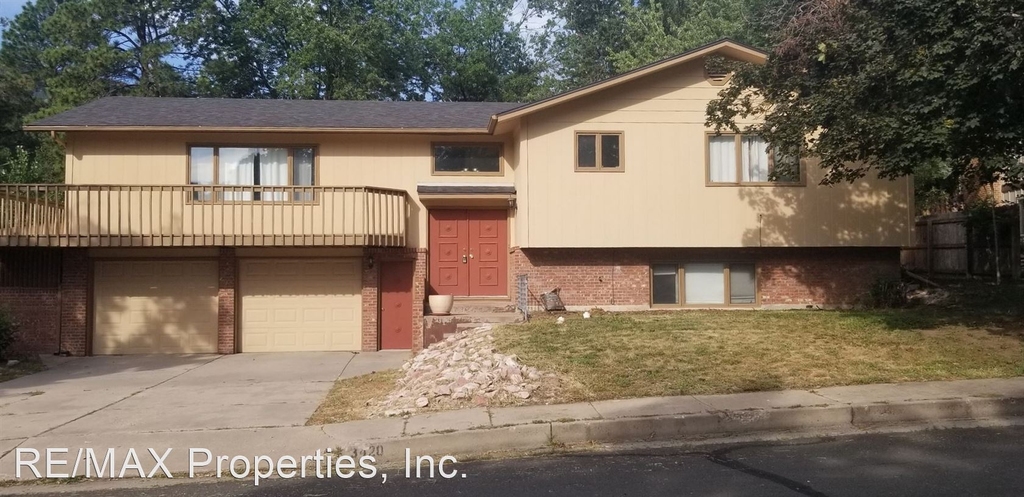 3420 Clubheights Dr - Photo 3