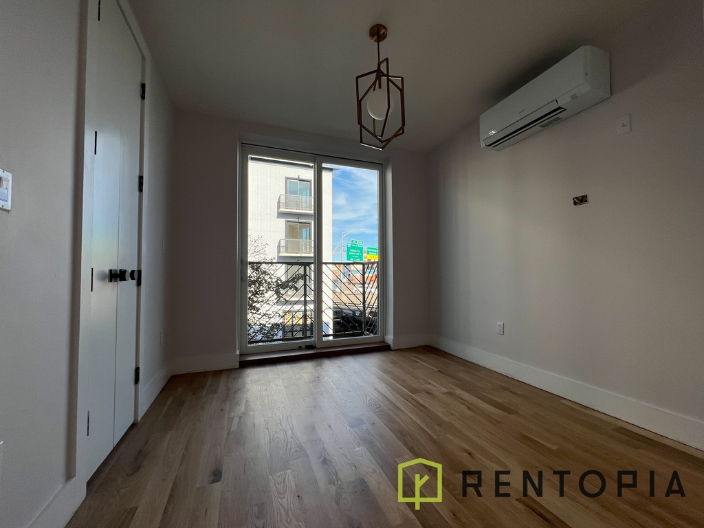 415 Manhattan Avenue - Photo 6