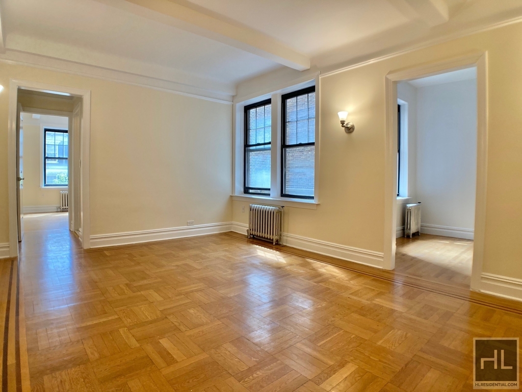 East 92nd Street - Photo 5