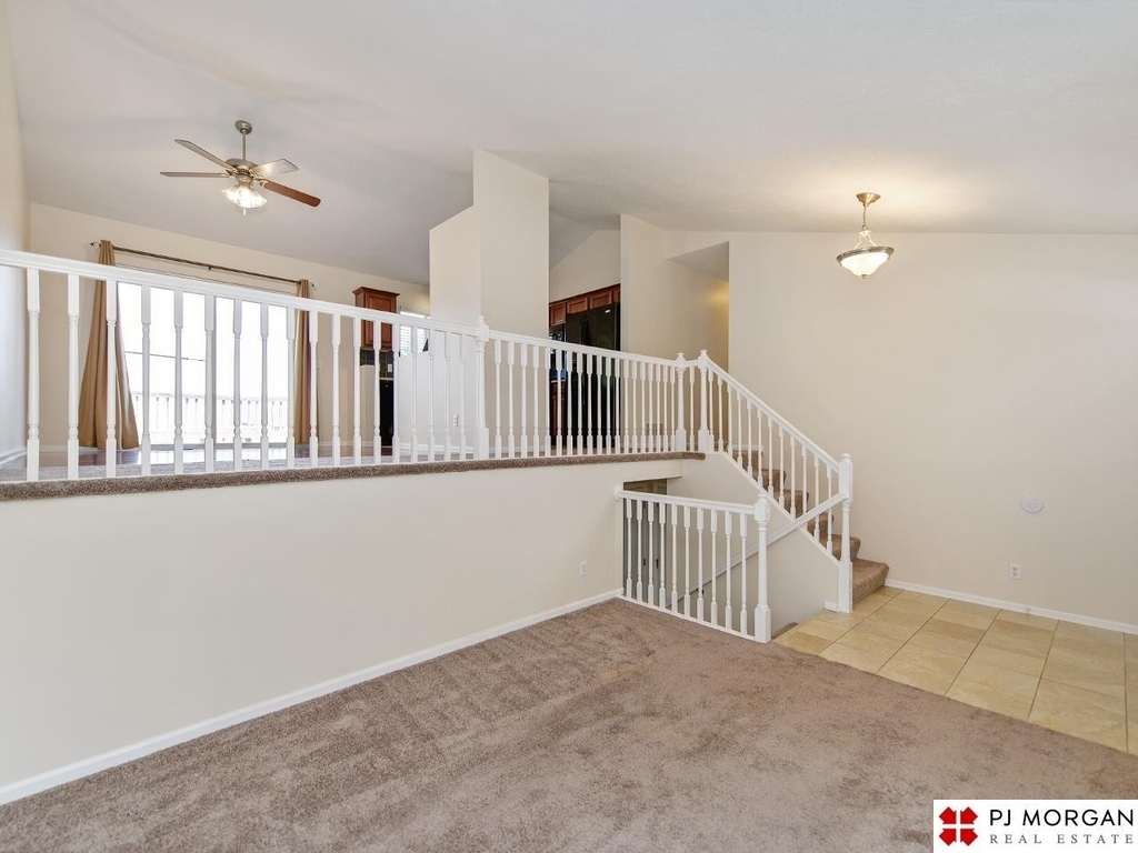 16112 Greenleaf Street - Photo 3