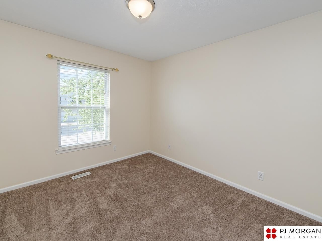 16112 Greenleaf Street - Photo 9