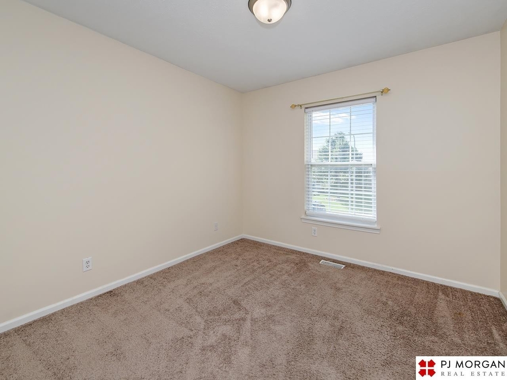 16112 Greenleaf Street - Photo 11