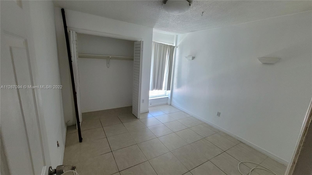 3011 Sw 1st Ave - Photo 6