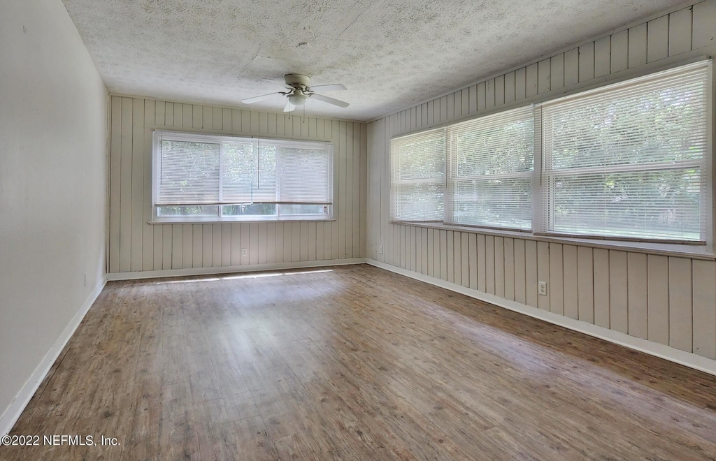 10634 Wake Forest Ave - Photo 1