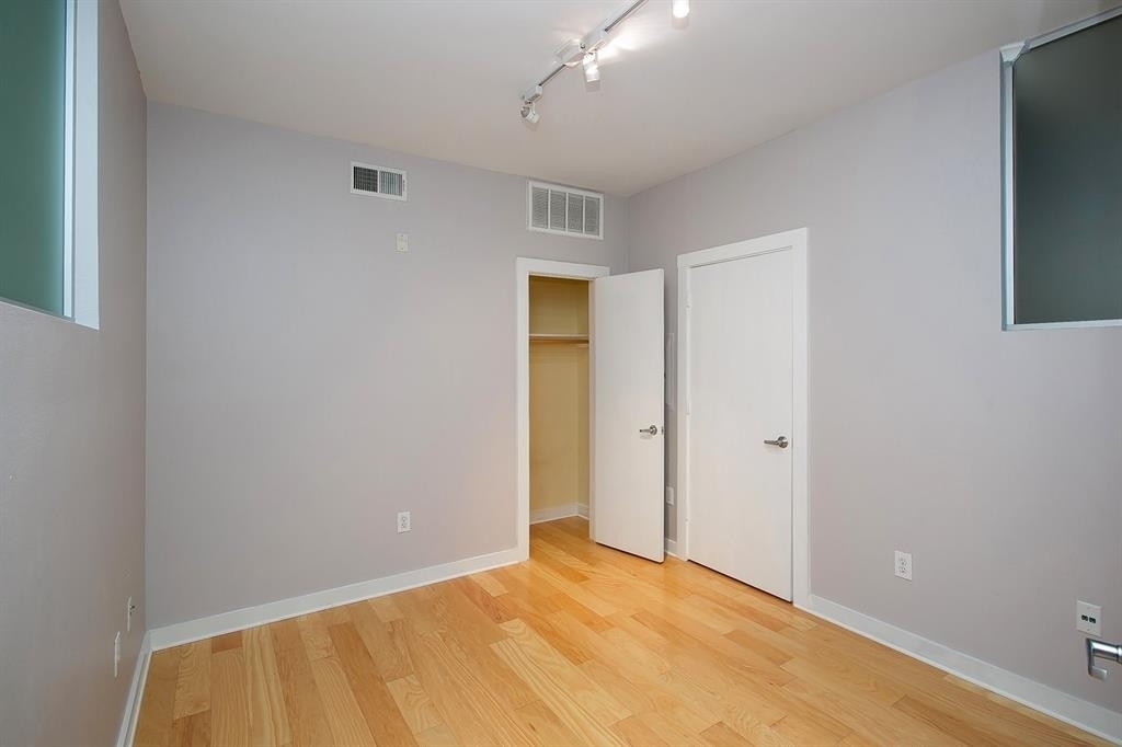 4040 N Hall Street - Photo 17