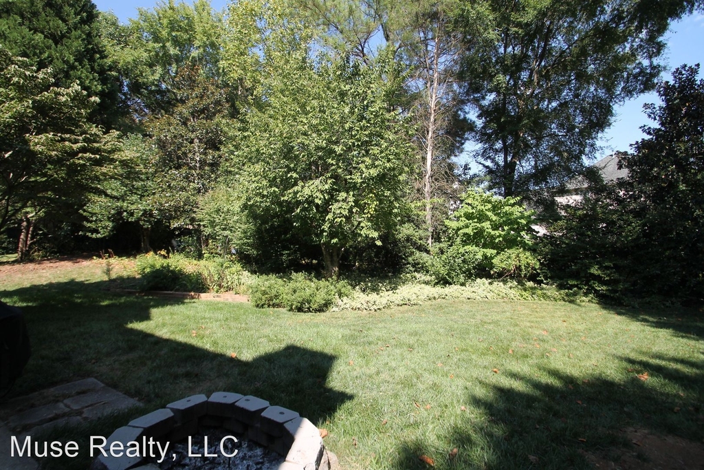 527 N Portman Lane - Photo 2