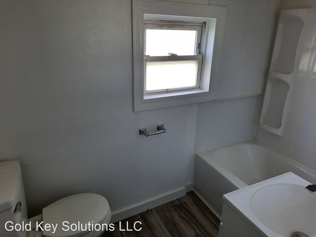 2223 Chase Street - Photo 8