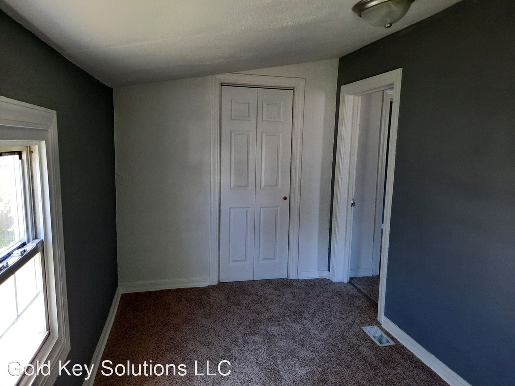 2223 Chase Street - Photo 6