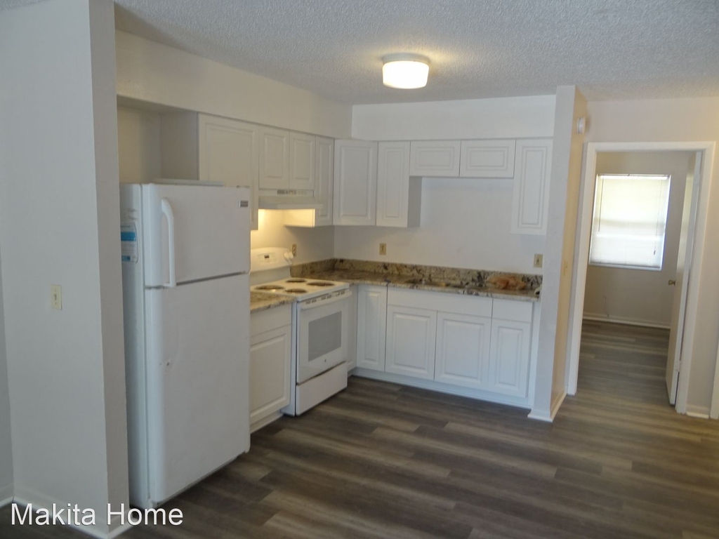 9816 N 12th Street, Unit B - Photo 3