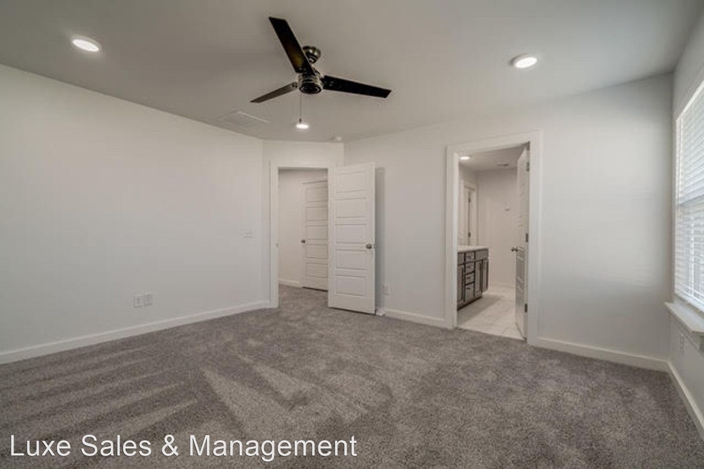 7901 Nw 135th Terr - Photo 18