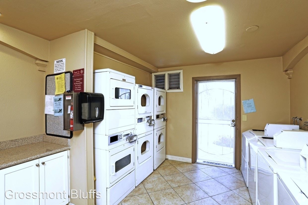 5711 Water St - Photo 2