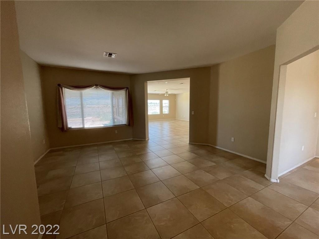 2852 Forest Grove Drive - Photo 3