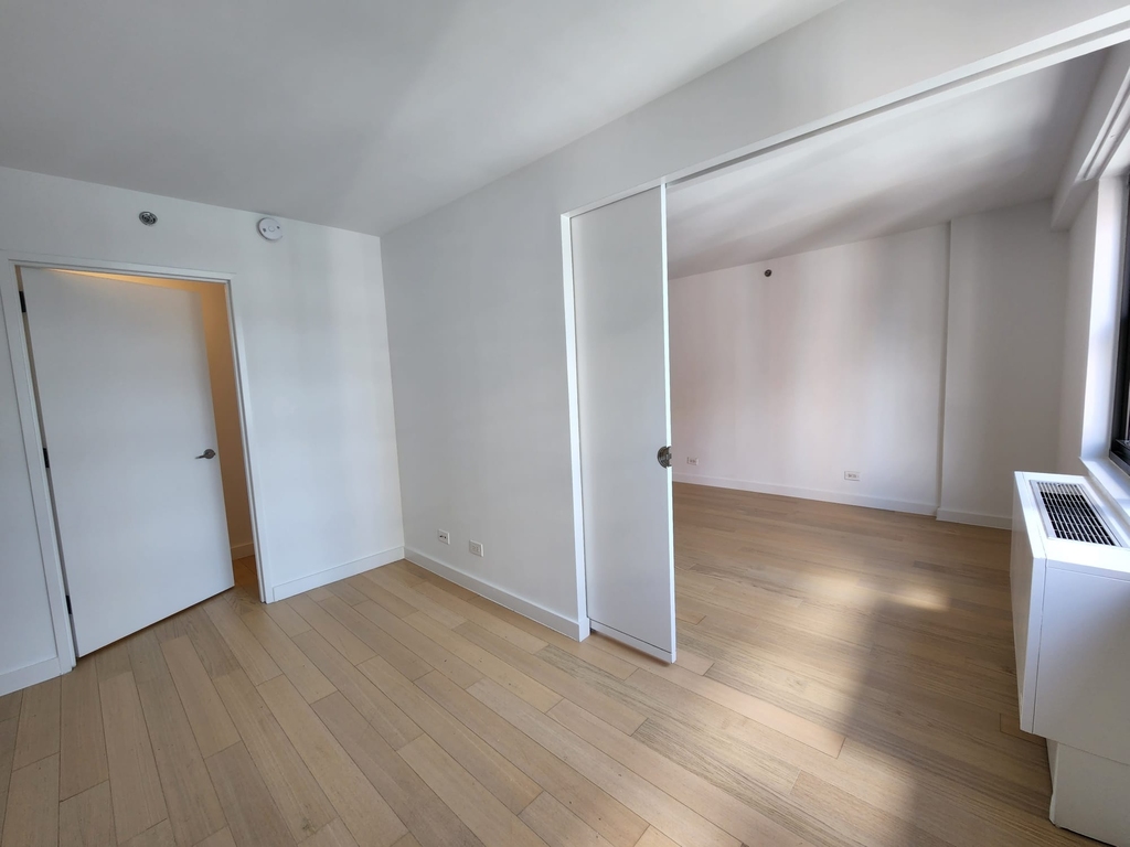 222 East 39th Street - Photo 1