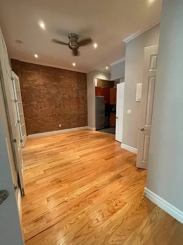 138 East 16th Street - Photo 3