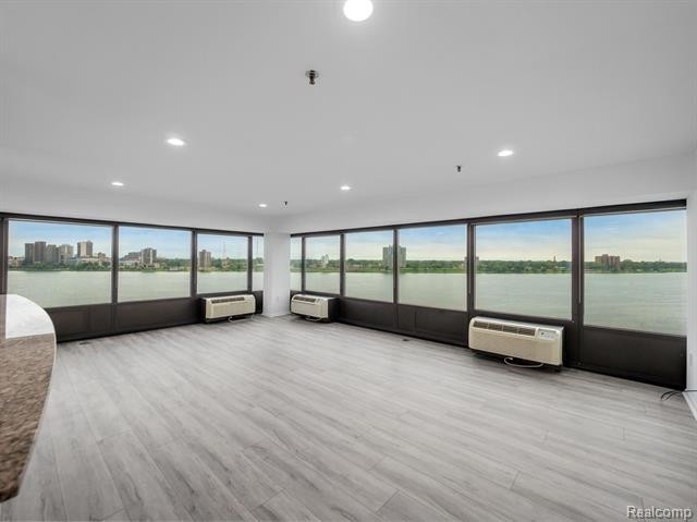 300 Riverfront - Photo 2