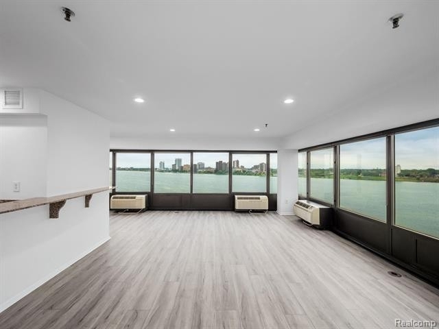 300 Riverfront - Photo 12