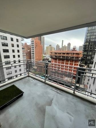 East 86th Street - Photo 0