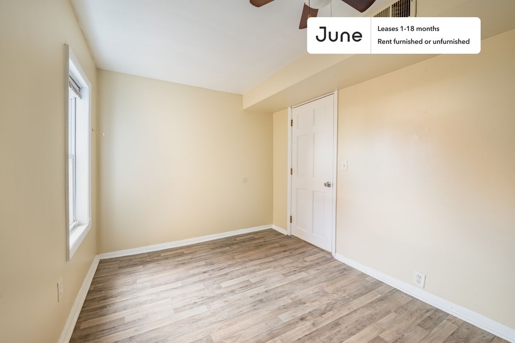 2619 North California Avenue - Photo 31