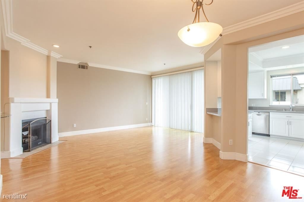 10790 Rose Ave Unit 209 - Photo 4