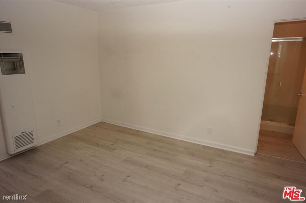 1233 Barry Ave Apt 104 - Photo 7