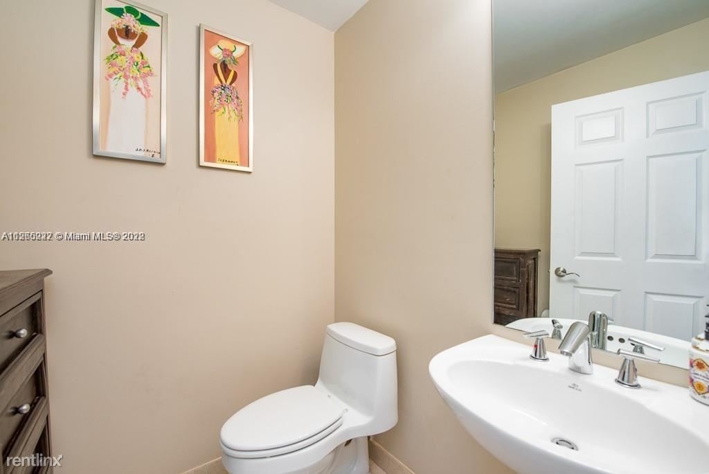 18409 Ne 27th Ct # 156 - Photo 14