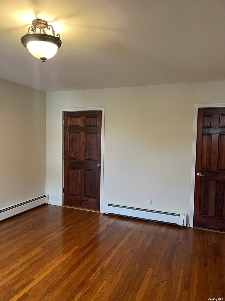 211 W Walnut Street - Photo 4