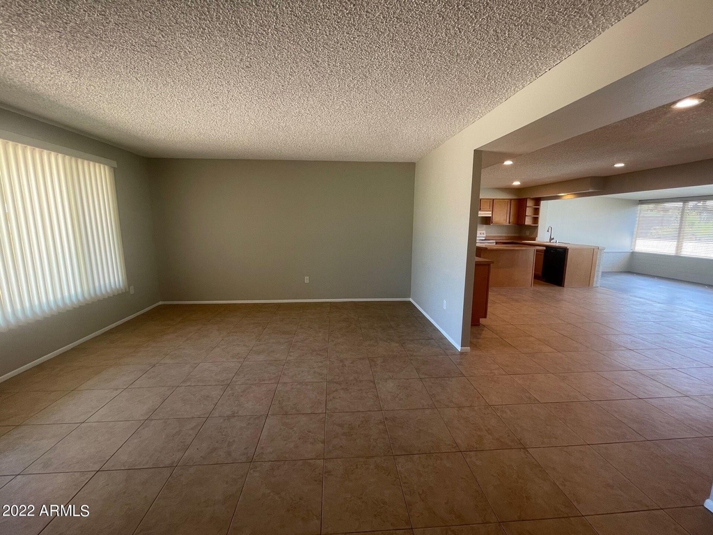 3429 E Lupine Avenue - Photo 4