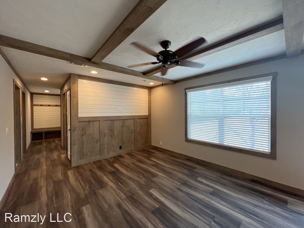 218 Gatlin Creek (mobile Home) - Photo 11