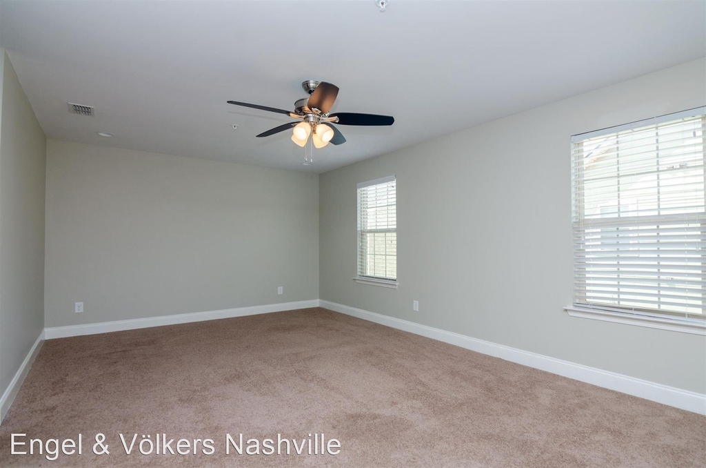 1626 Shadow Green Drive - Photo 10