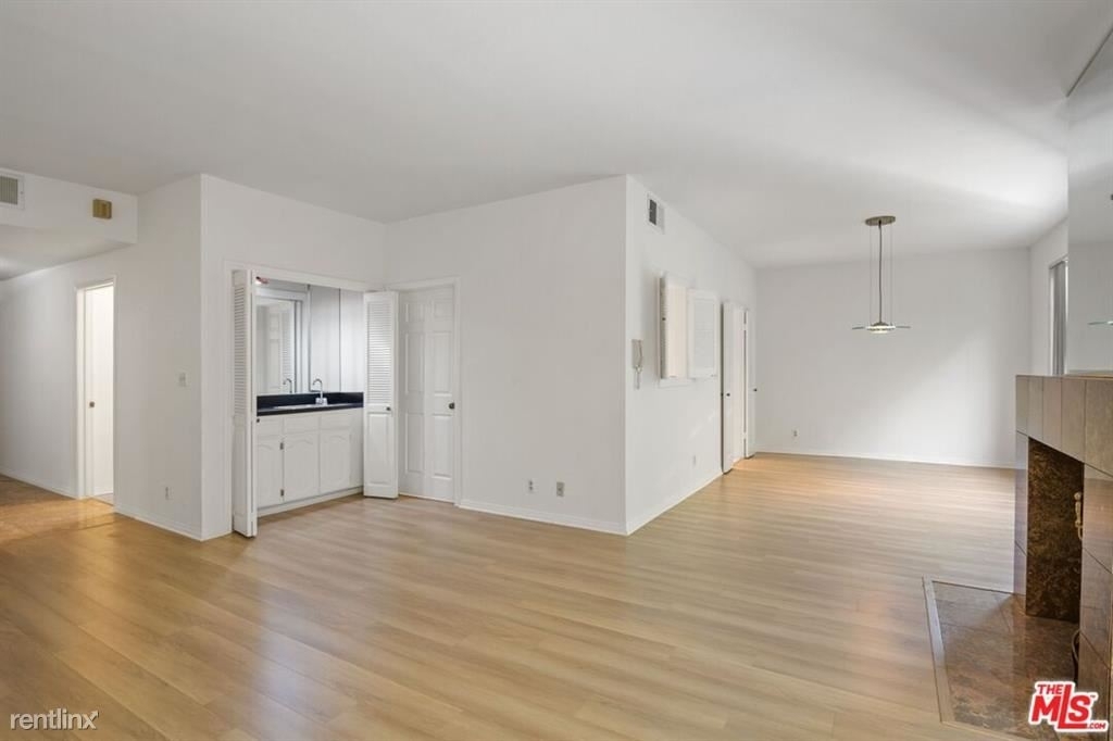 10465 Eastborne Ave Apt 205 - Photo 1