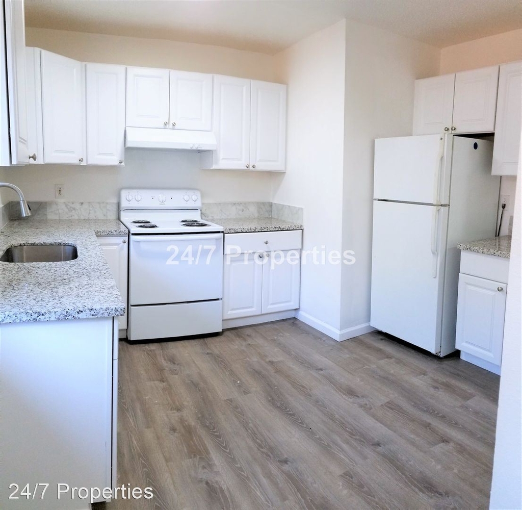 10621 Se Stark St. - Photo 2