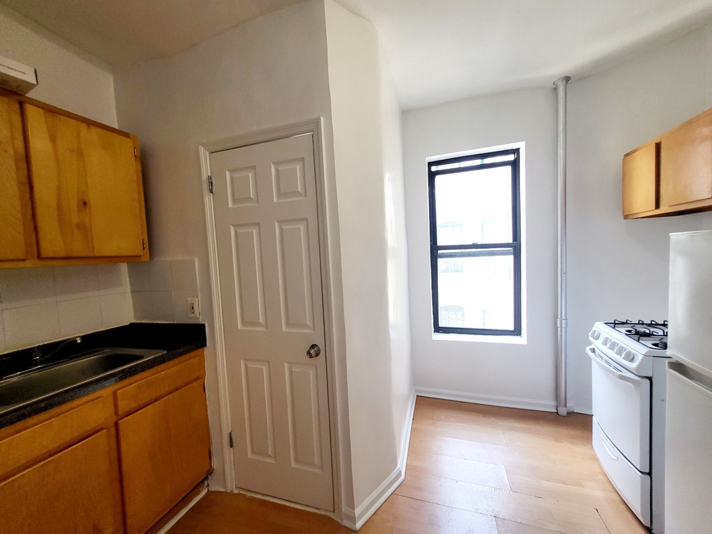 321 East 108th Street - Photo 6