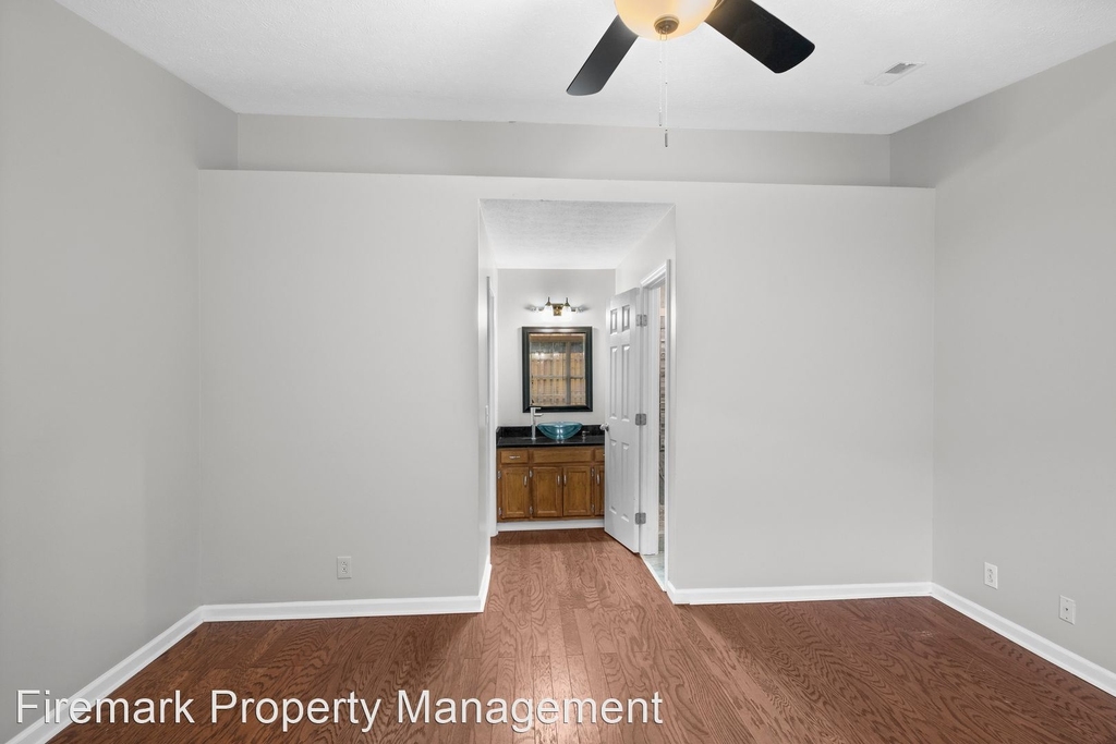 5620 Royal Court - Photo 15