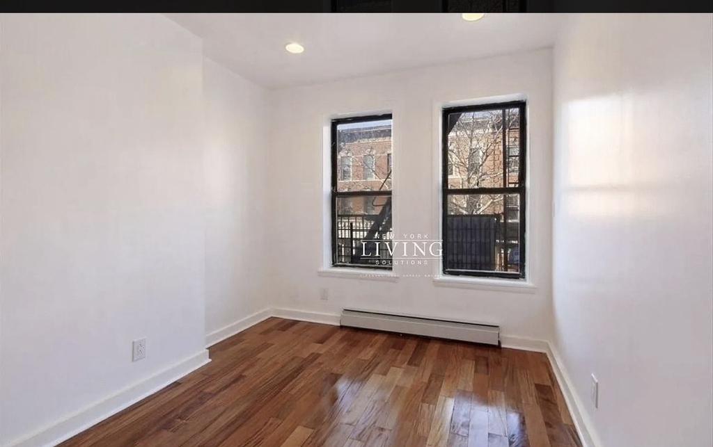 85 Ralph Avenue - Photo 3