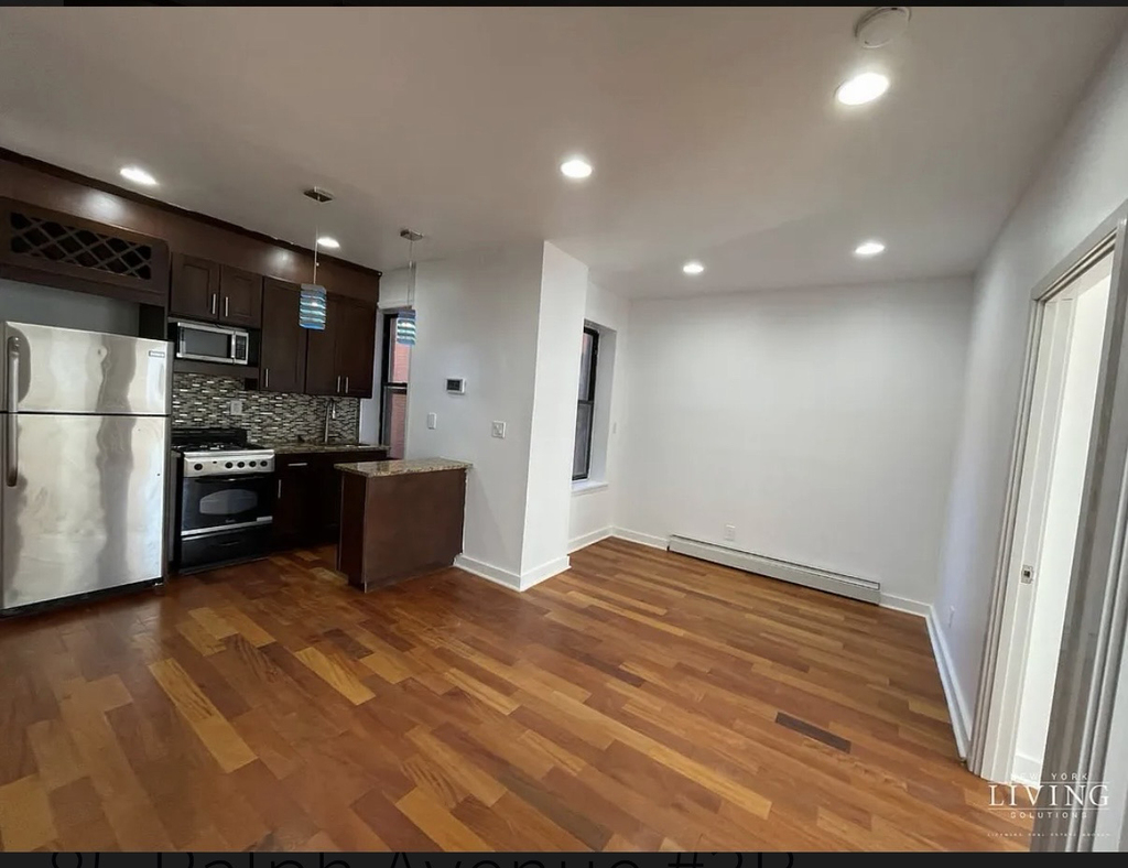 85 Ralph Avenue - Photo 2