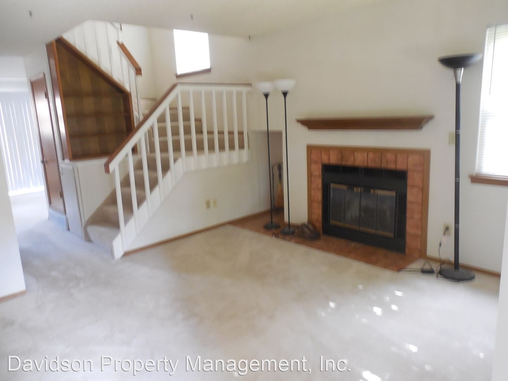 8013 Lexington Park Dr - Photo 1