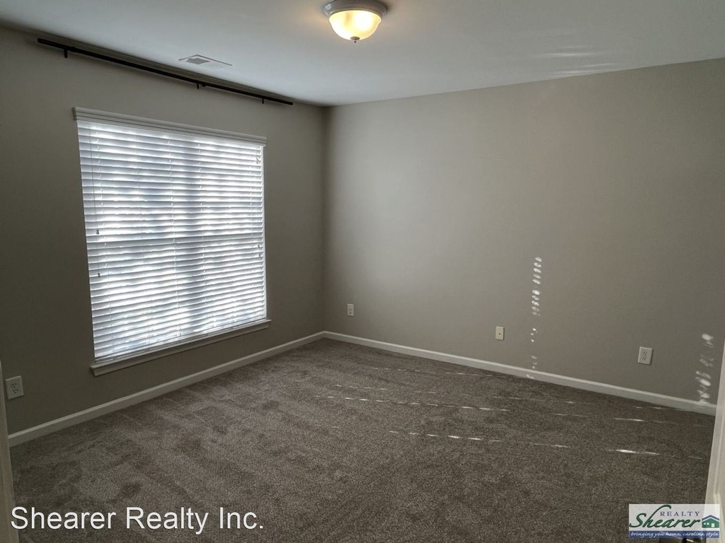 15635 Canmore Street - Photo 21