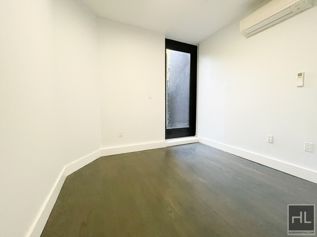 771 Lexington Avenue - Photo 5