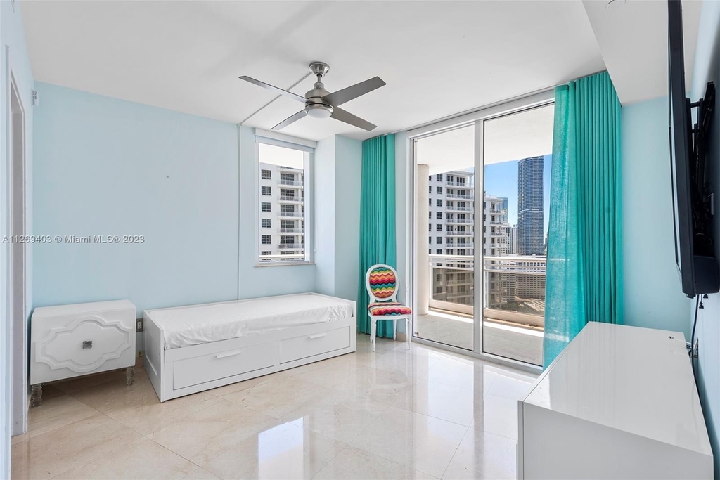 901 Brickell Key Blvd - Photo 35