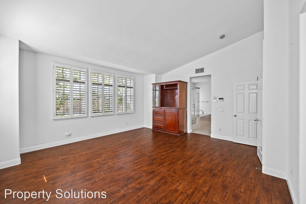 27 Groveside - Photo 18