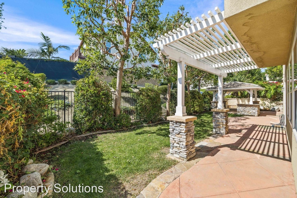 27 Groveside - Photo 32