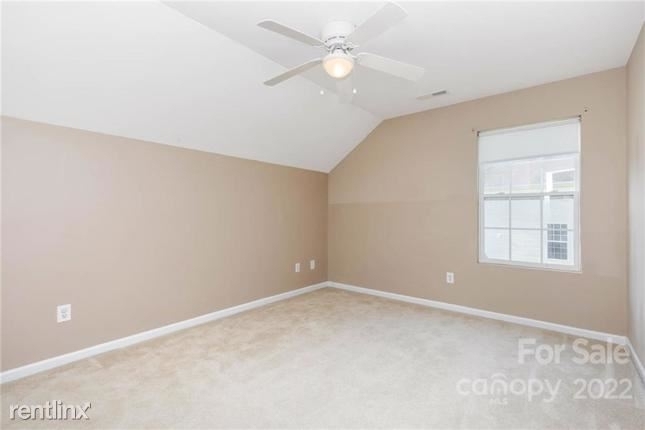 221r Makayla Court - Photo 36