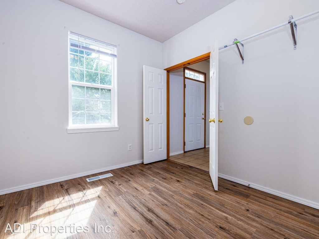 1120 Elm Street - Photo 2