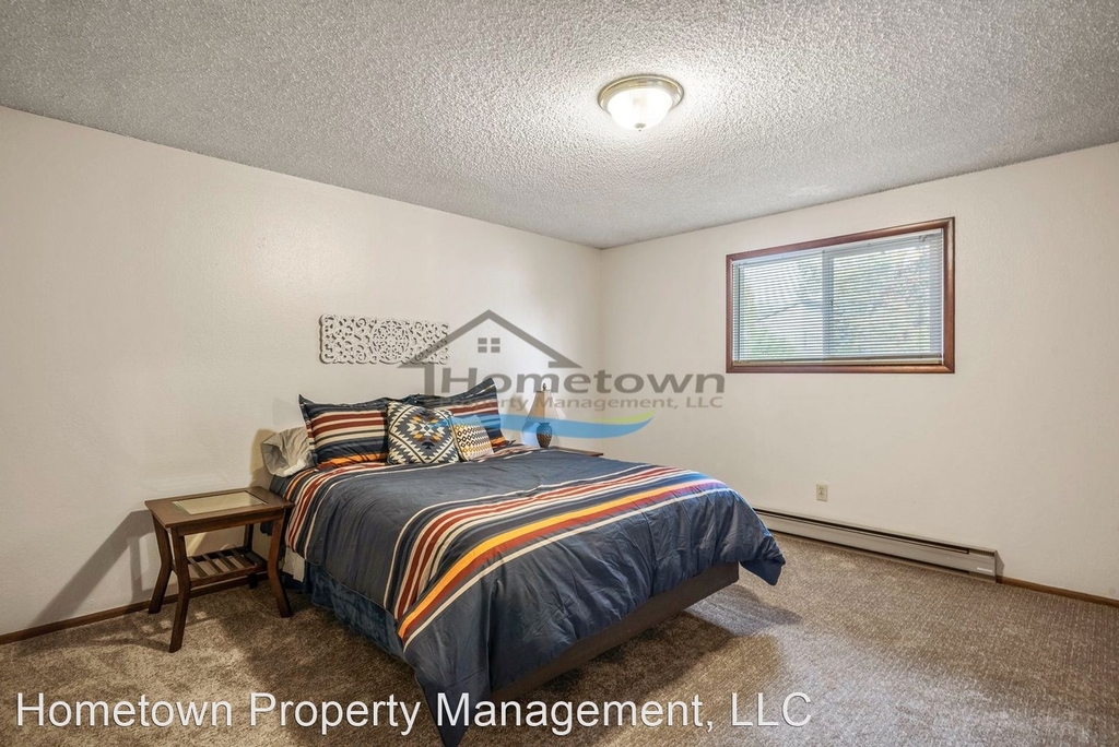 1015 W Mill Ave - Photo 14